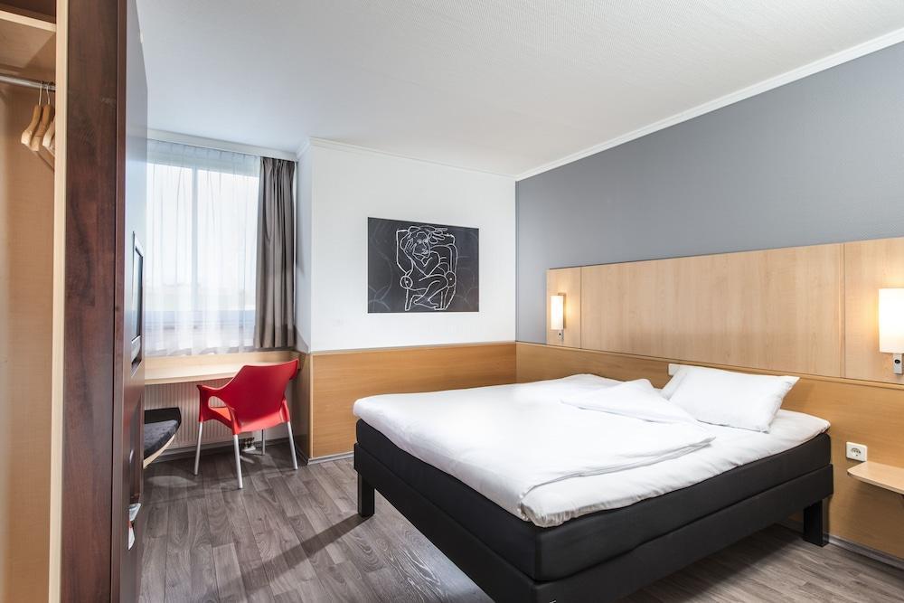 Ibis Hotel 2*